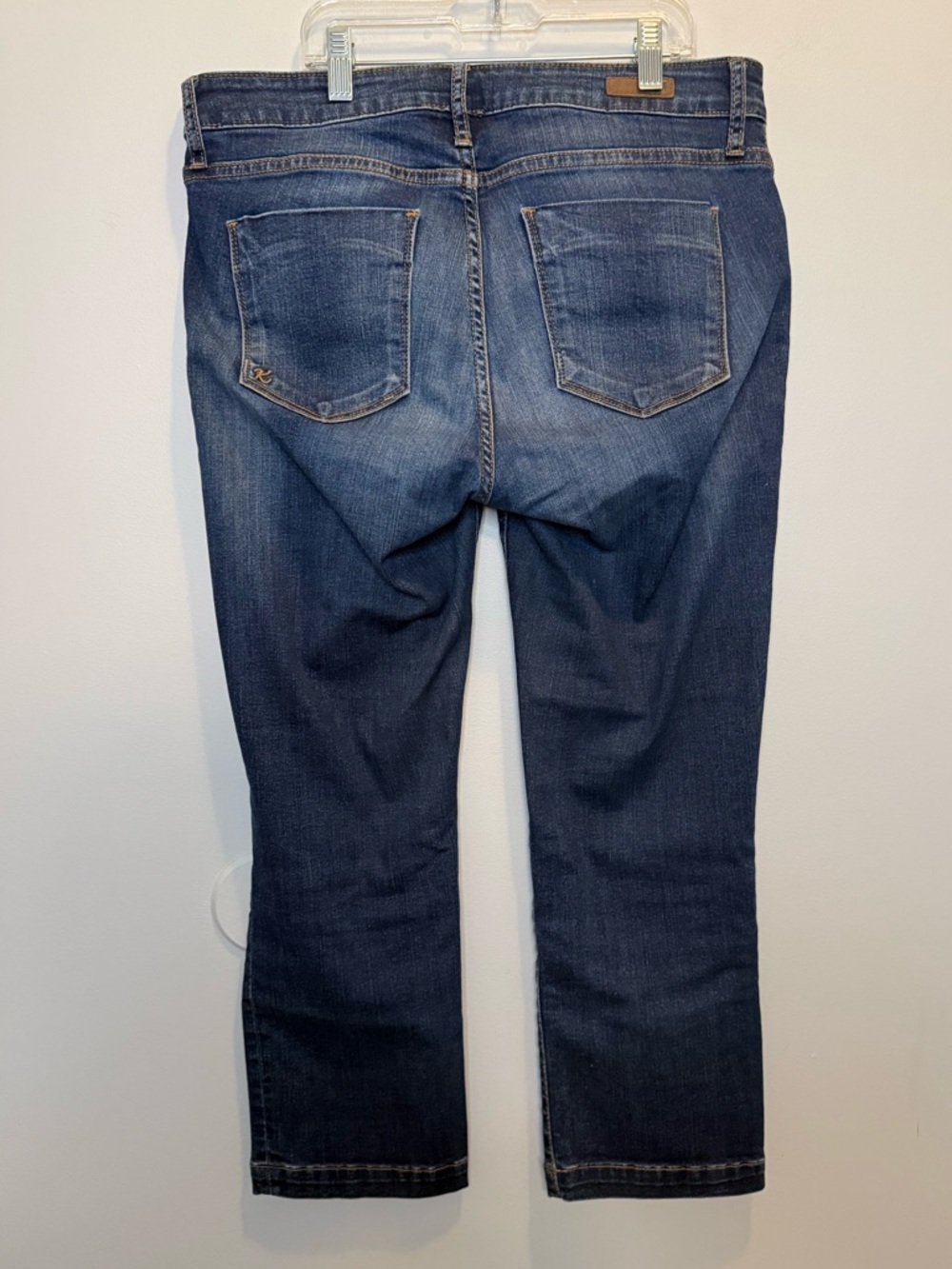 KUT from the Kloth Size 8 Cropped Straight Leg Denim Jeans Classic Medium Wash - Picture 2 of 8
